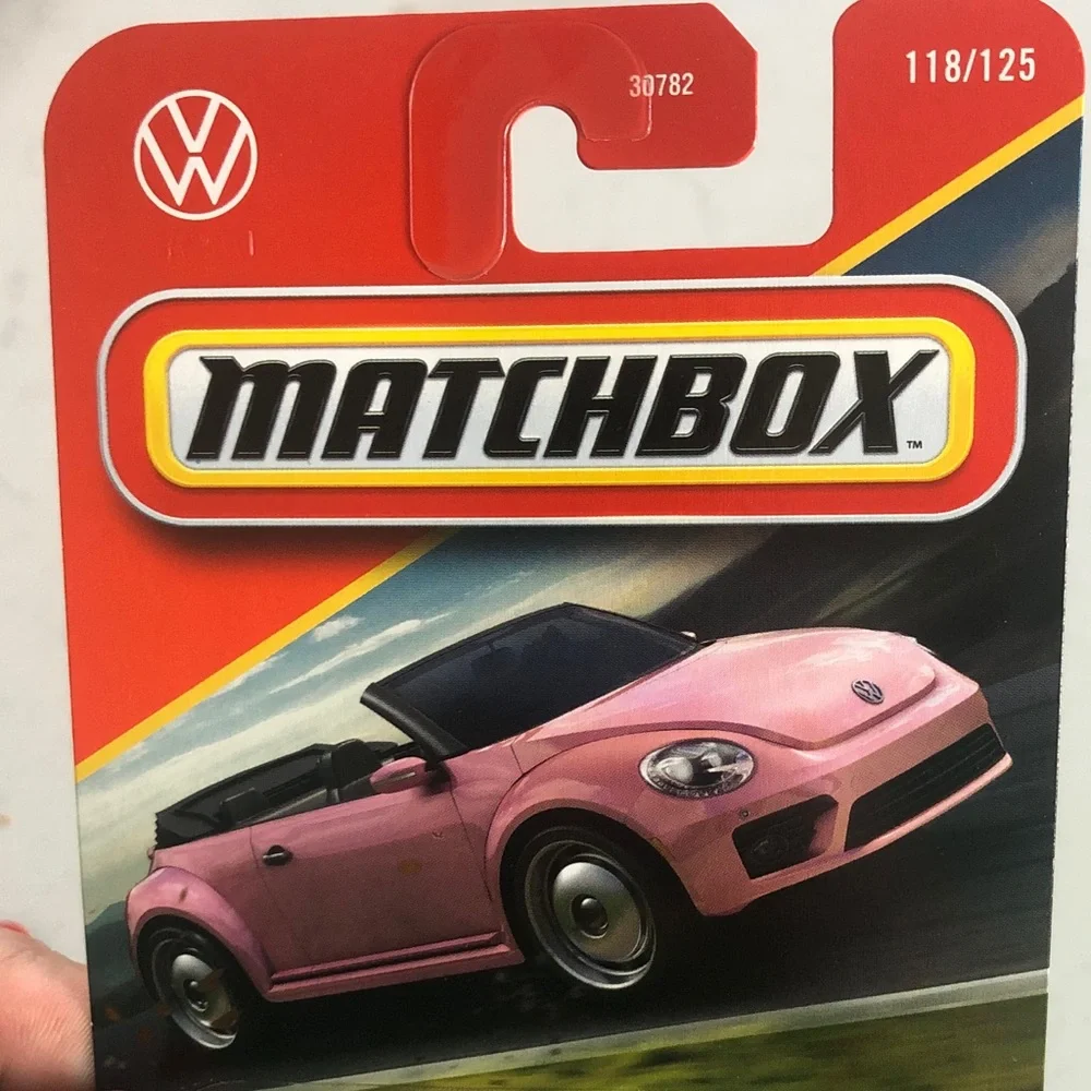 Mattel Matchbox Pink 2019 Volkswagen Beetle Convertible